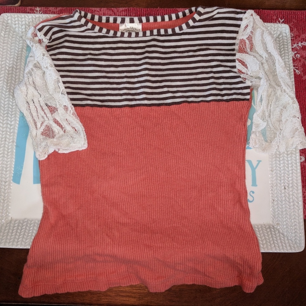 Persnickety Top Rare Lace Sleeves 6